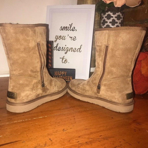 UGG Shoes - Ugg Australia Womens Pierce Boot